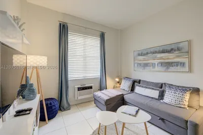 3030 Collins Ave #1G 1
