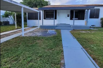1101 NW 55th Ter 1