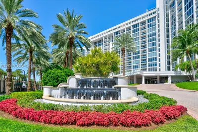 10275 Collins Ave #611 1