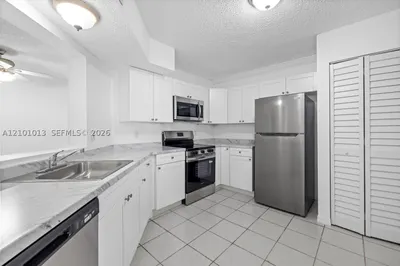 1055 N Franklin Ave #1055G 1