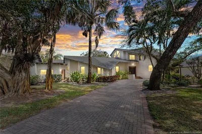 12 Oakwood Drive 1