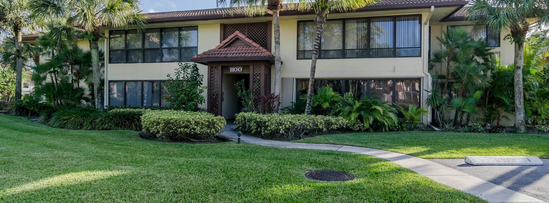 Just Listed | Pretty in PGA National | 1100 Duncan Circle #204
