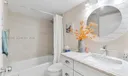 Oak Harbour Dr #522 Photo