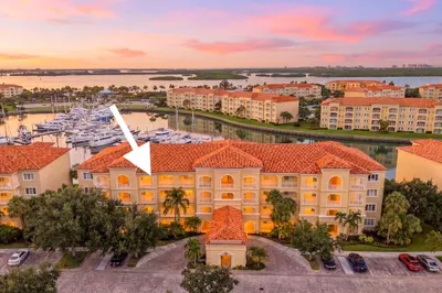 16 Harbour Isle Drive W #302 1