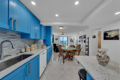 Beatufiul remodeled kitchen