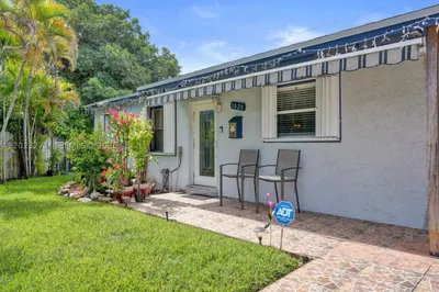 1020 NW 25th Ave 1