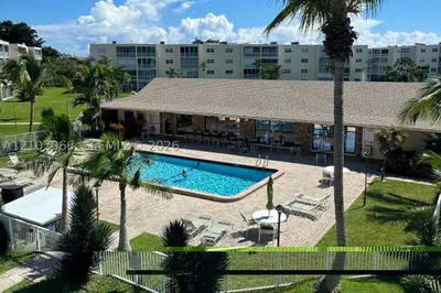 1025 SE 2nd Ave #301 1