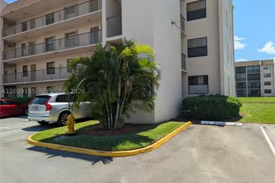 10120 Sunrise Lakes Blvd #110 1