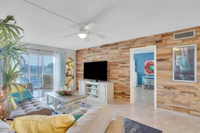 2724 N Garden Drive #302 1