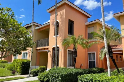 3549 Forest Hill Boulevard #20 1