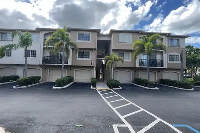 500 CRESTWOOD Court N #518 1