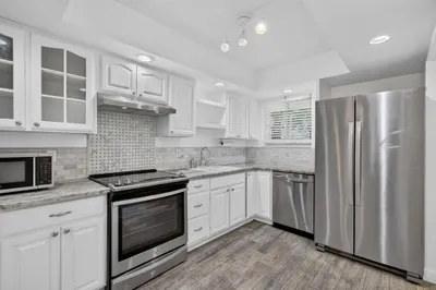3186 VIA POINCIANA #115 1