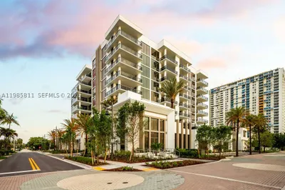 305 Briny Ave #405 1