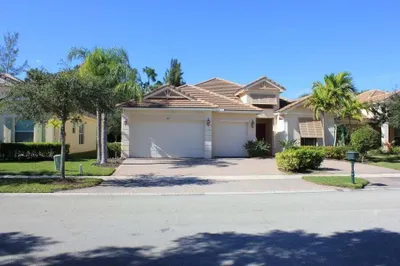 143 Palm Beach Plantation Boulevard 1