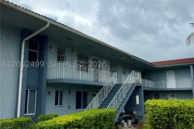 4050 NW 135th St #15-9 1