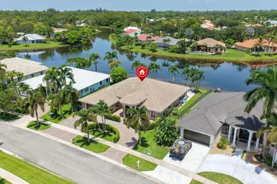 118 Fernwood Crescent 1