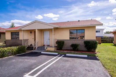 1713 Barton Court 1