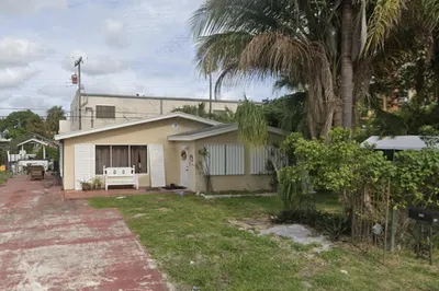 212 E 25th Street 1