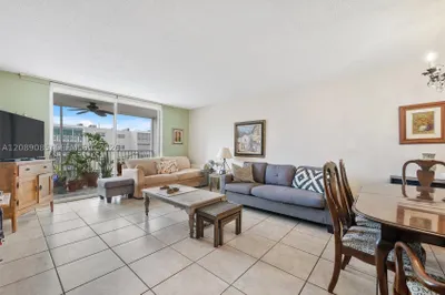 500 NE 12th Ave #601 1