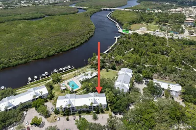 2516 SE Anchorage Cove #H-3 1
