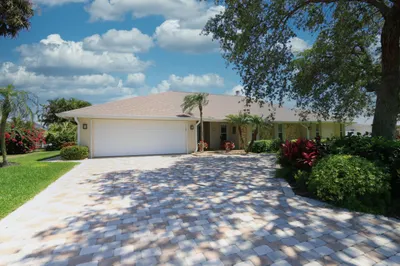 128 Queen Christina Court 1