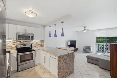 1020 Meridian Ave #208 1