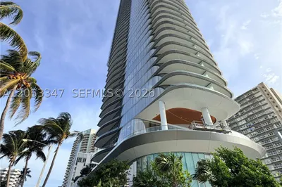 175 SE 25 ROAD #902 1
