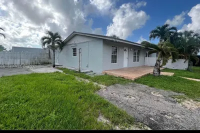 17201 NW 53rd Ave #1 1