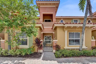 953 SW 143rd Ave 1