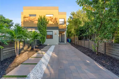 2887 SW 33rd Ave 1
