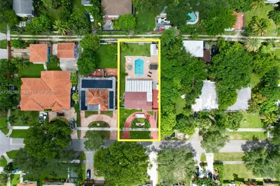 556 La Villa Dr 1