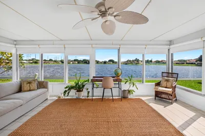 5537 Mirror Lakes Boulevard 1