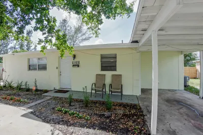 1511 Avenue H W 1