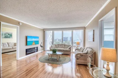 336 Golfview Road #1011 1