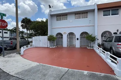 1820 W 72nd Pl 1