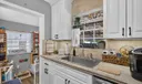121 E 36th St Photo