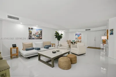 6423 Collins Ave #203 1