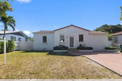 4350 SW 2nd St 1