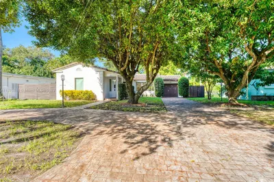 9350 NE 9th Pl 1
