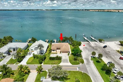 1701 Bayshore Dr 1