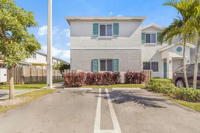417 NW 12th Pl 1