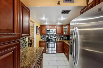 17890 W DIXIE HWY #404 1