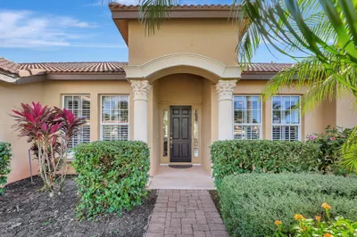 827 SW Grand Reserves Boulevard 1