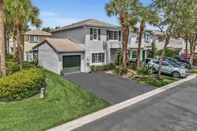 6001 Harbor Isle Way #494 1