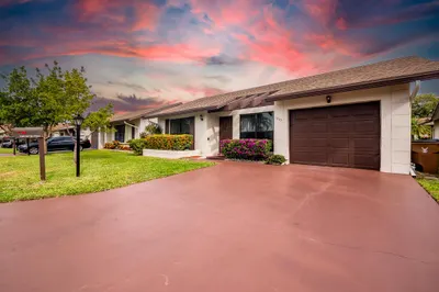 1985 SW 16th Place