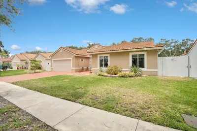 1910 SW 135th Way 1