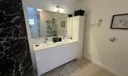 224 E 42nd St Photo