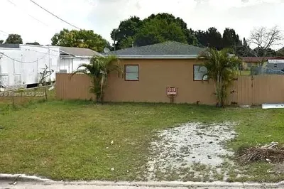 712 20th N St 1