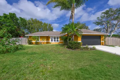 353 NW Ferris Drive 1