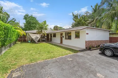 2950 SW 18th Ter 1